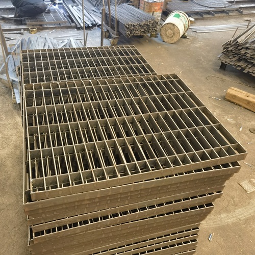 鋼格板現(xiàn)場切割要注意哪些細(xì)節(jié)