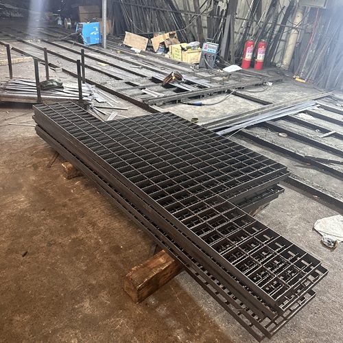 市場(chǎng)上鋼格柵板的真假怎么辨別